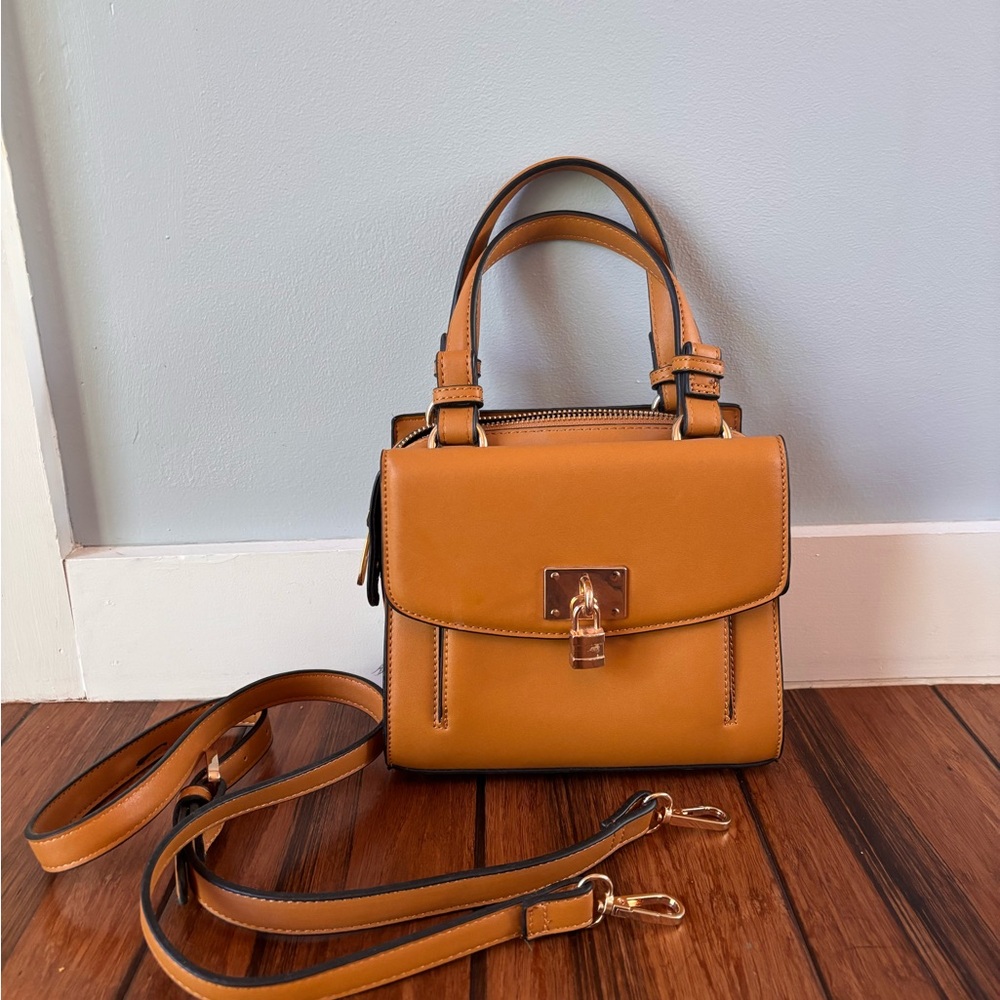 Forever 21 handbag Handle purse Small strap buckles lock NWOT